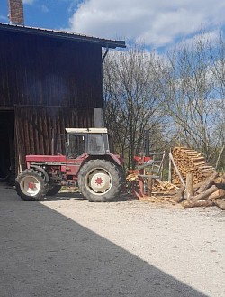 Lohnbetrieb Holzspalter